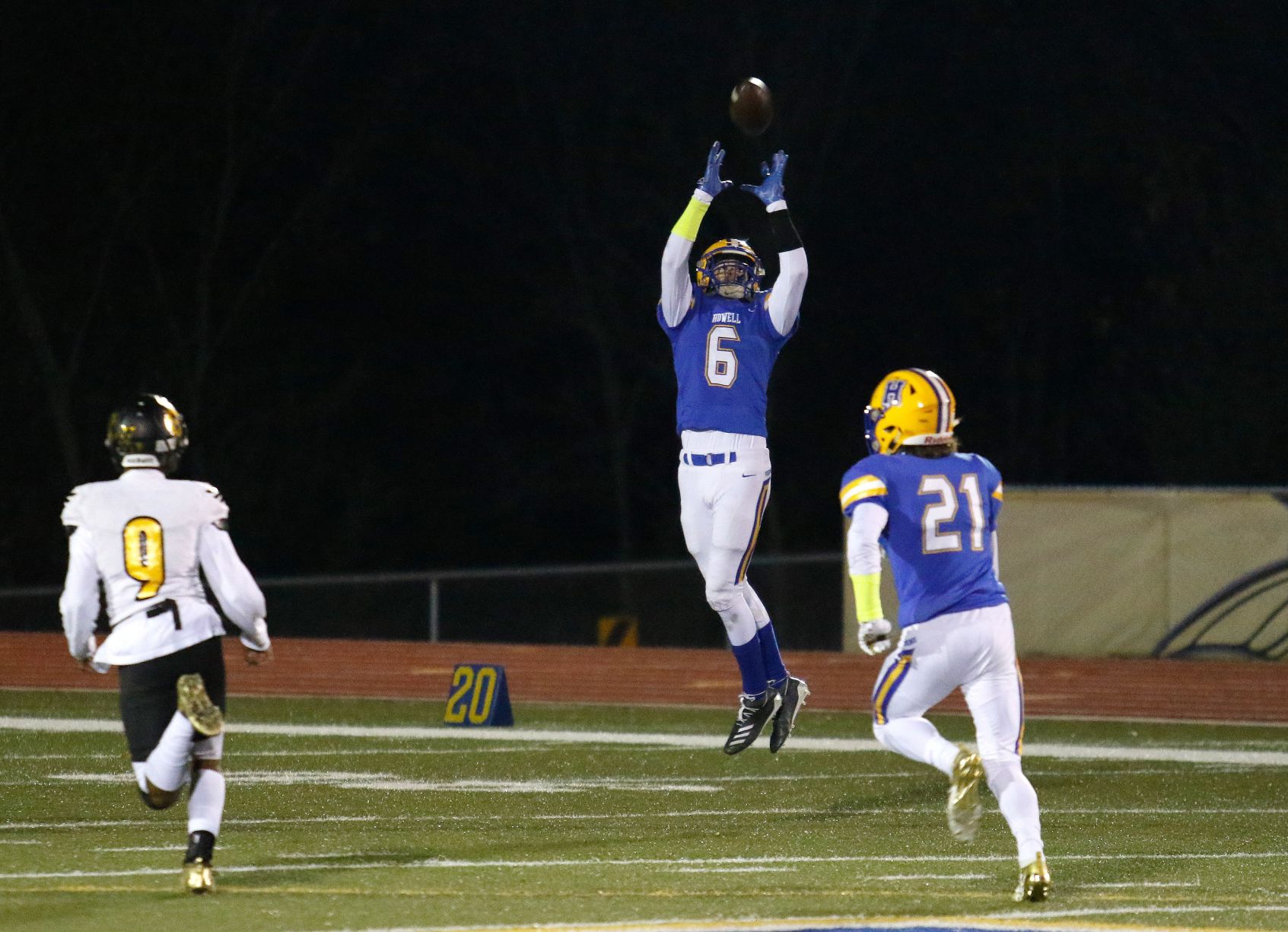 Hazelwood Central at Francis Howell Football